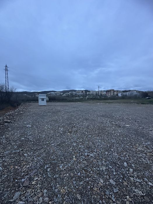 Продава се парцел на главен път