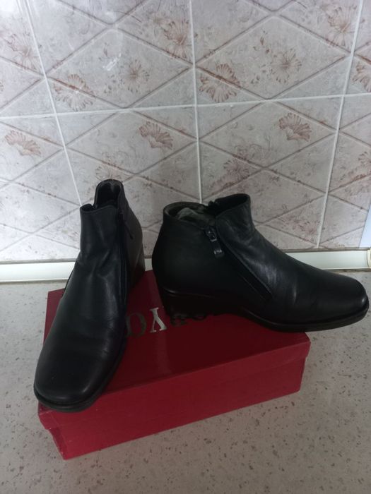 Продаю сапоги. Размер 35. Немецкие, польские новые.