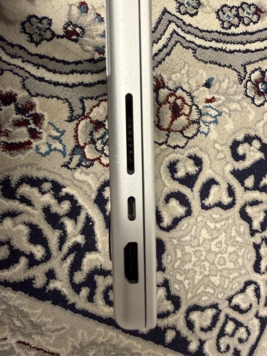 Продам Macbook Pro M3 Pro 18/512