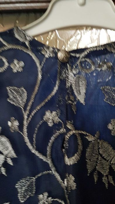 Дамска блуза от бродирана с ламе дантела