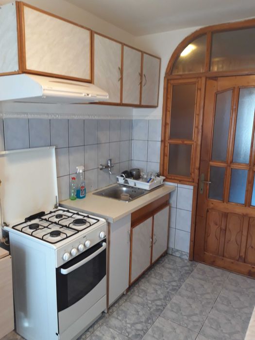 Inchiriez apartament 3 camere