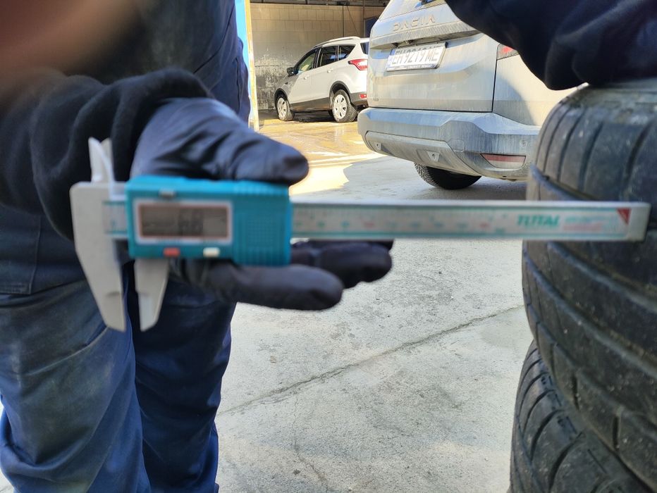 Джанти и гуми за Дачия Сандеро