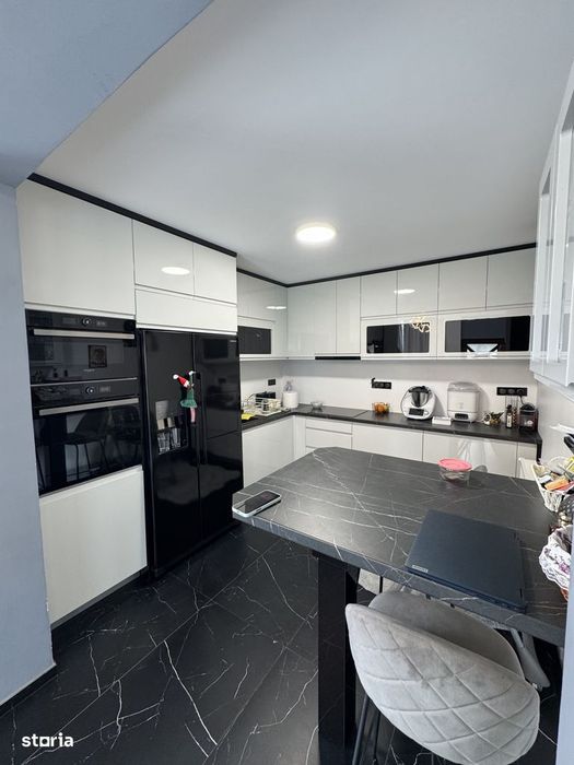 Casa cu 3 dormitoare, Living , Bucatarie, Dining, Caraseu, 15 Km de Sa