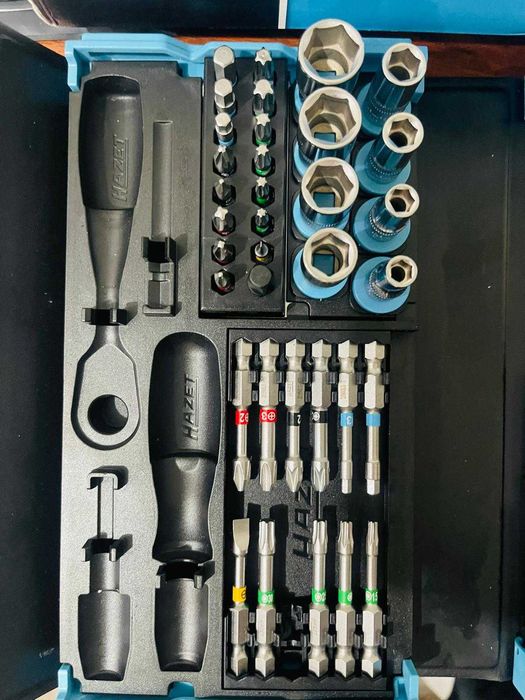 Set de scule HAZET Smartcase, 2200SC-32, 56 de piese, set de scule pliabil, fabricat în Germania