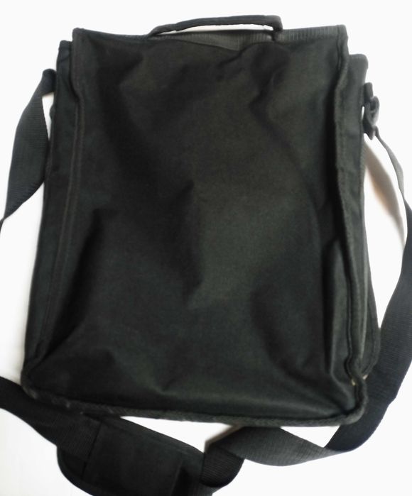 Чанта за лаптоп черна