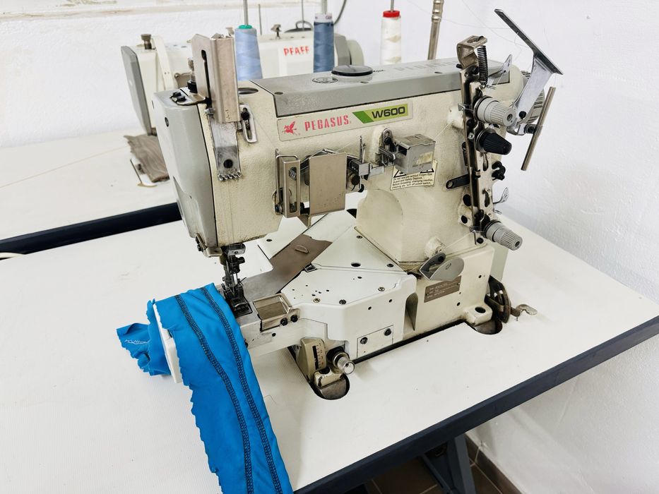 Masina de cusatura elastica Uberdeck Pegasus cu brat