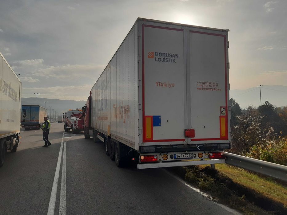 Тежкотоварна ПЪТНА ПОМОЩ ЗА Камиони TIR и автобуси
