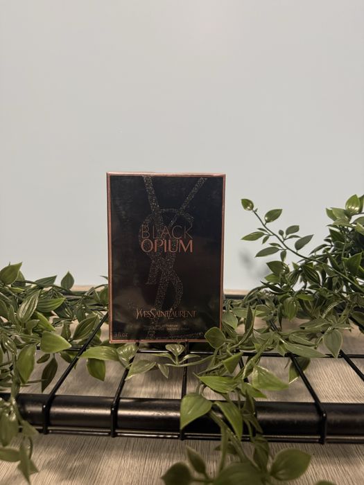 Black Opium Eau de Parfum – Yves Saint Laurent