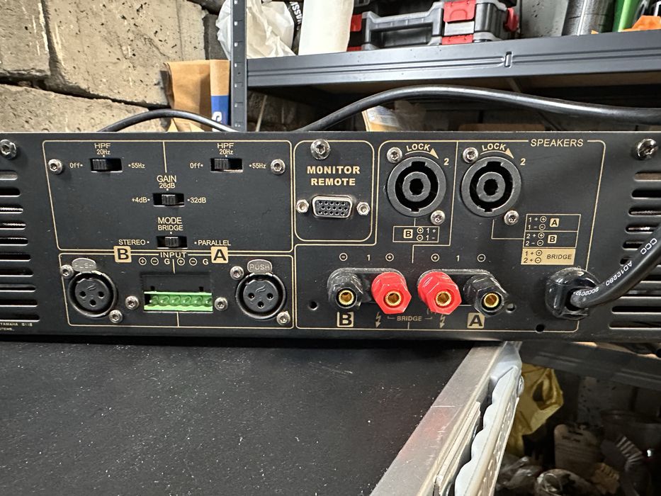 Vând amplificator profesional Yamaha XP3500.