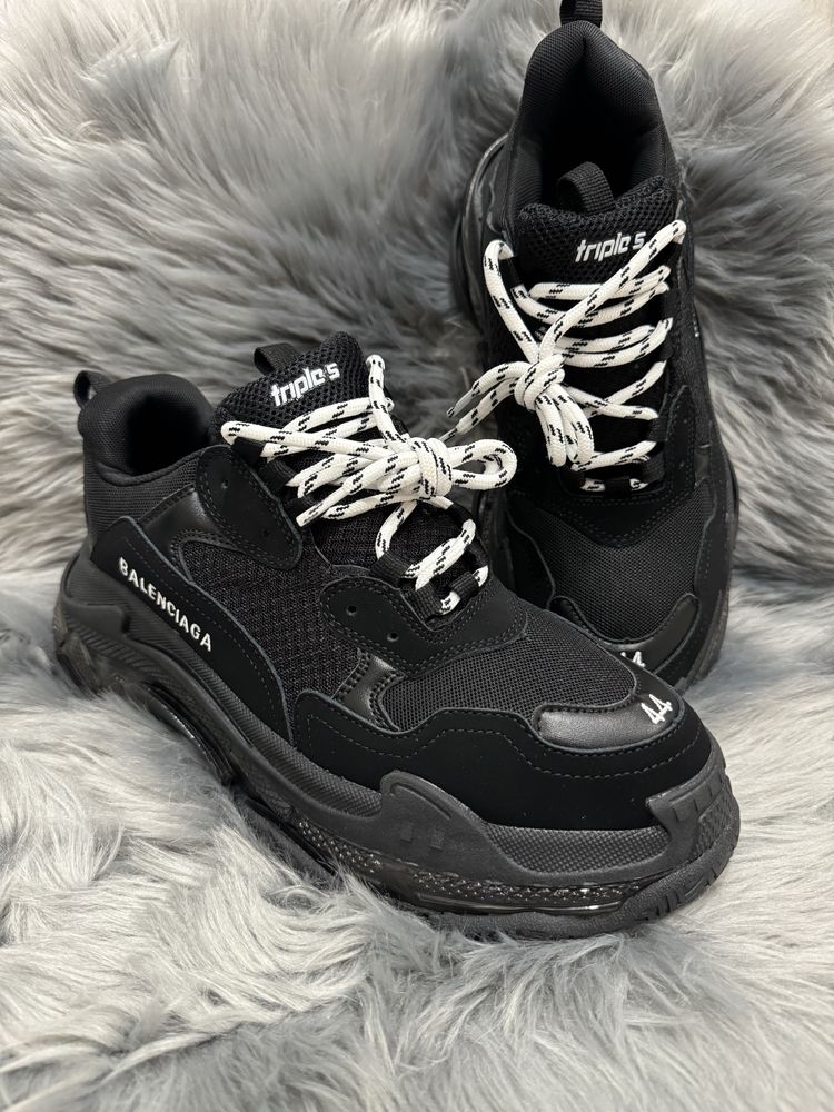 Balenciaga triple s black 44 deals