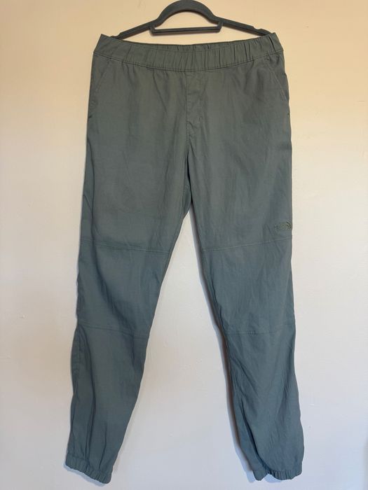 Дамски панталон The North Face.