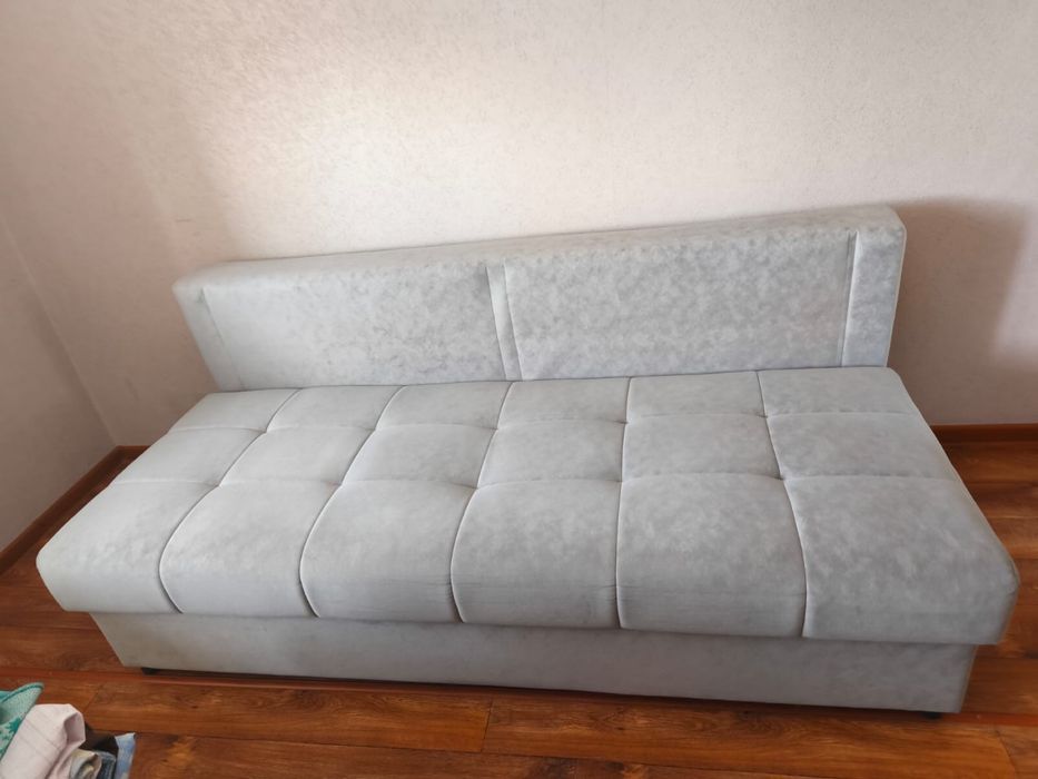 Диван софа в хорошем состояний