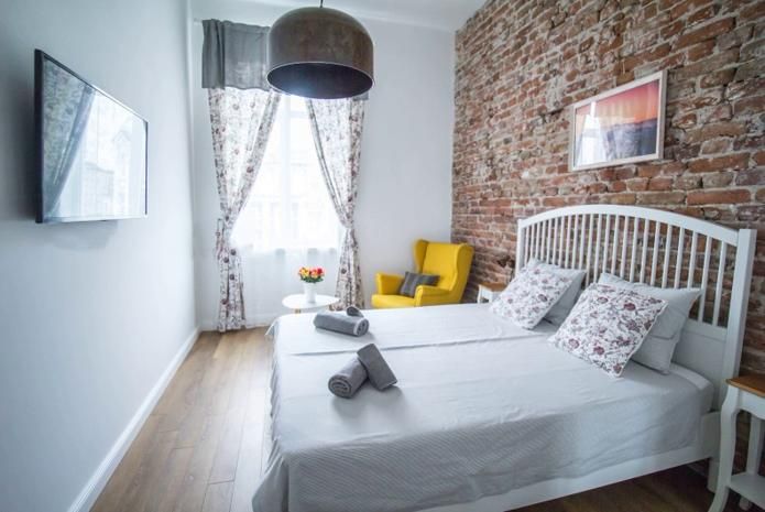 Дава се под наем Тристаен апартамент в София, Център - 90 кв.м за 1250 € - Снимка #3