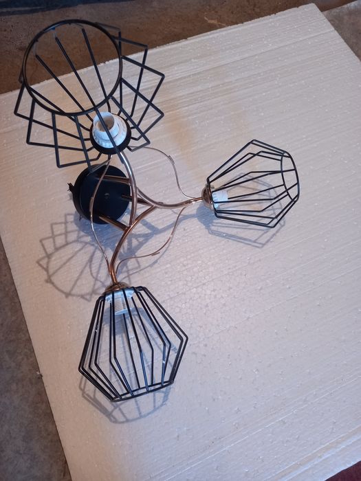 Продам люстру  ..