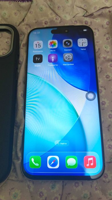 T 888 iPhone 17 pro max o'xshagan