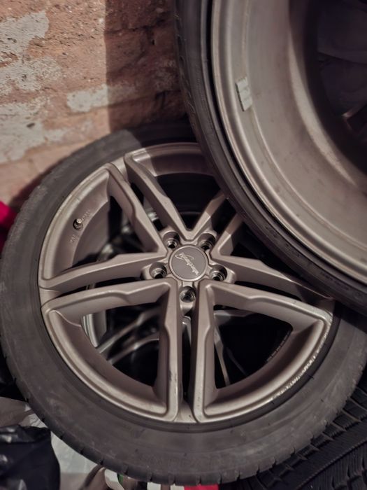 Джанти с гуми 235 /45/18  Ауди А6