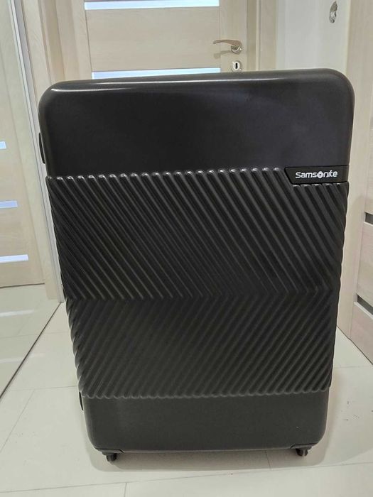 Куфари на Samsonite чисто нови