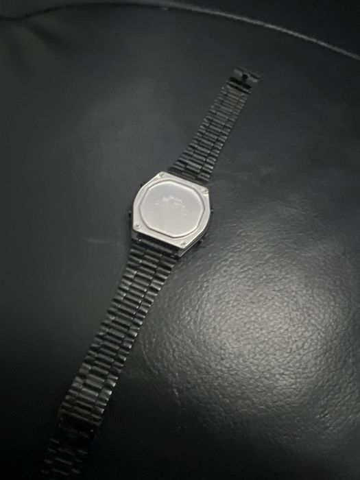 Часовник касио черен