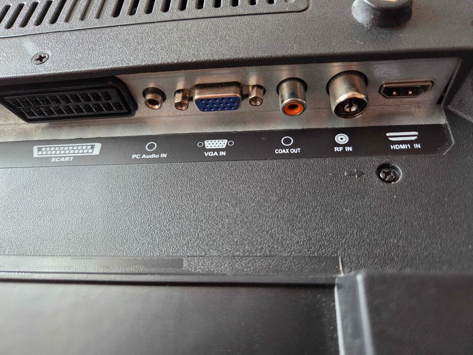 Телевизор Crown 32 инча LCD HD Ready