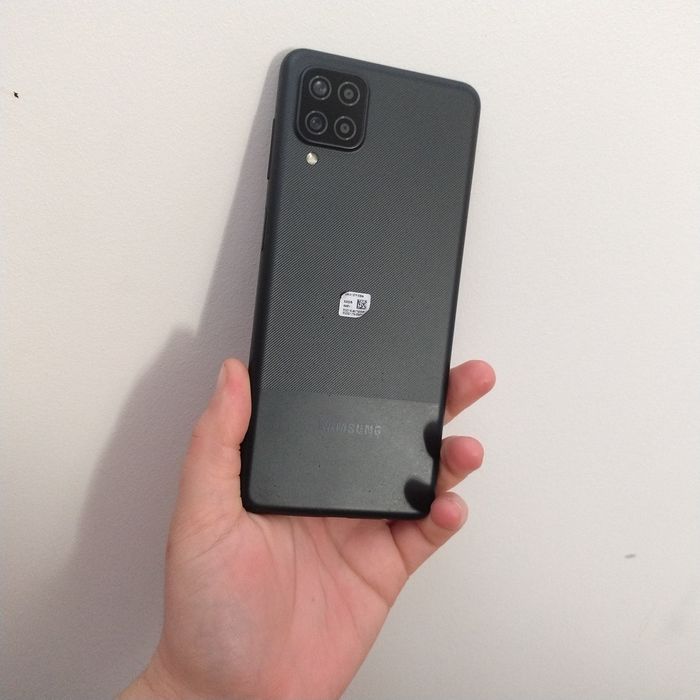 Samsung Galaxy A12.