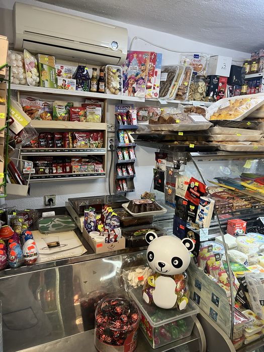 Преотстъпва бизнес - хранителен магазин - център