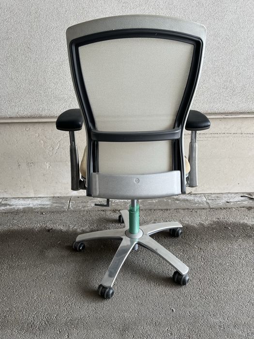 Ергономичен офис стол Knoll Life