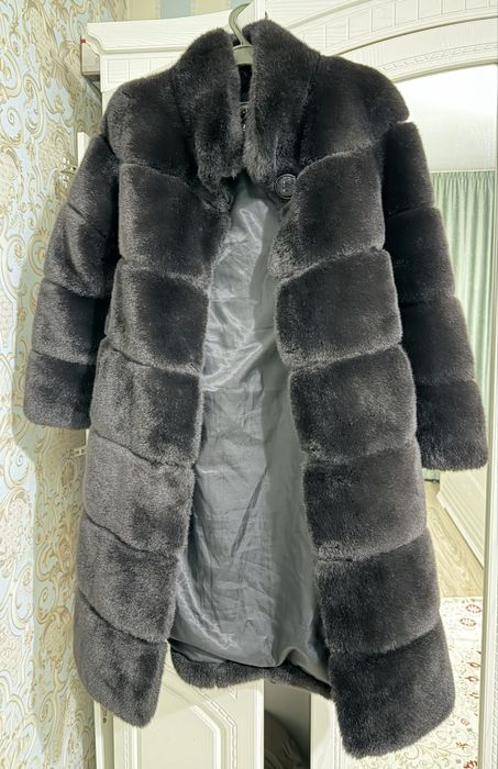 Продается черная эко шуба