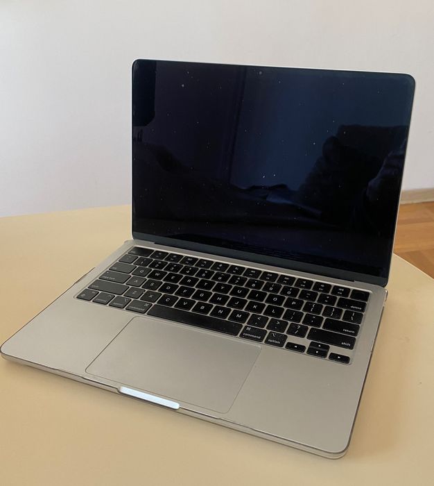 Apple MacBook Air M2 2022