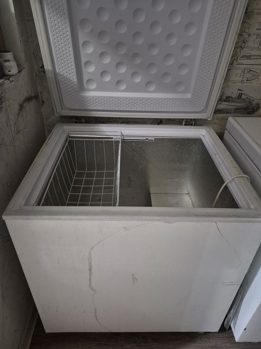 Продам морозильник