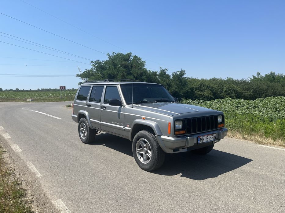 Vand aitoturism marca jeep
