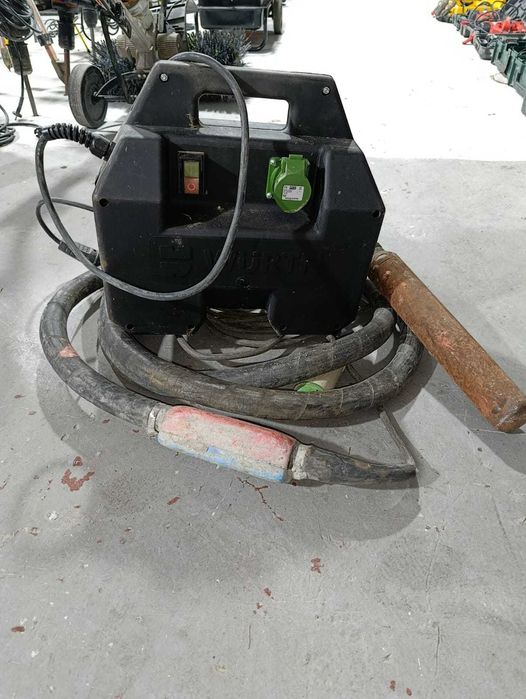 Vibrator de beton WÜRTH (DE INCHIRIAT)