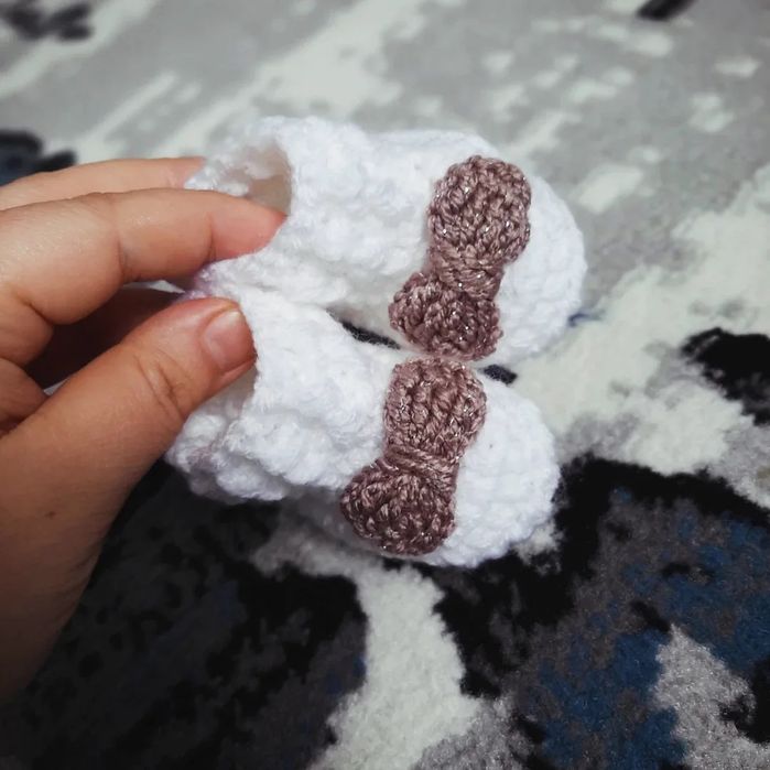 Детиски пинетки ручная работа