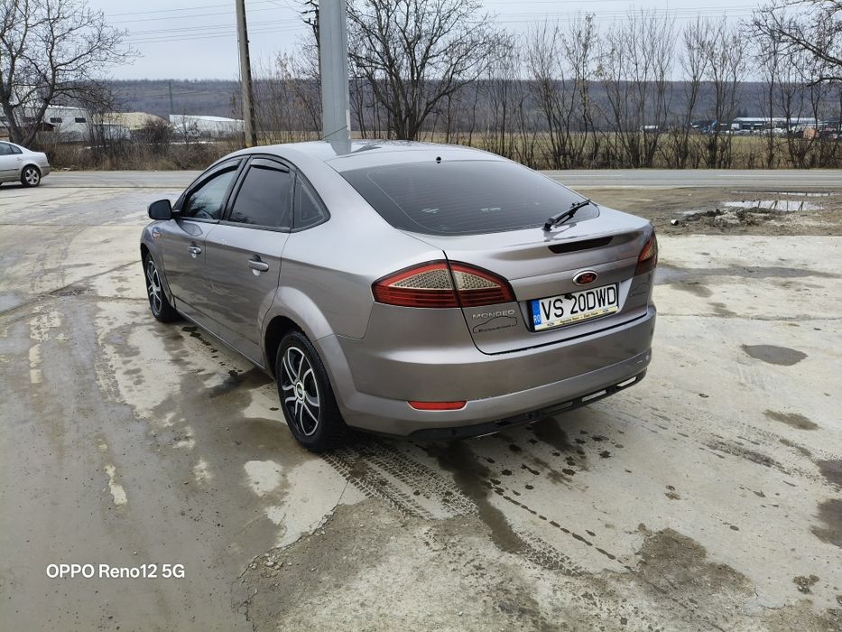 Vând Ford Mondeo