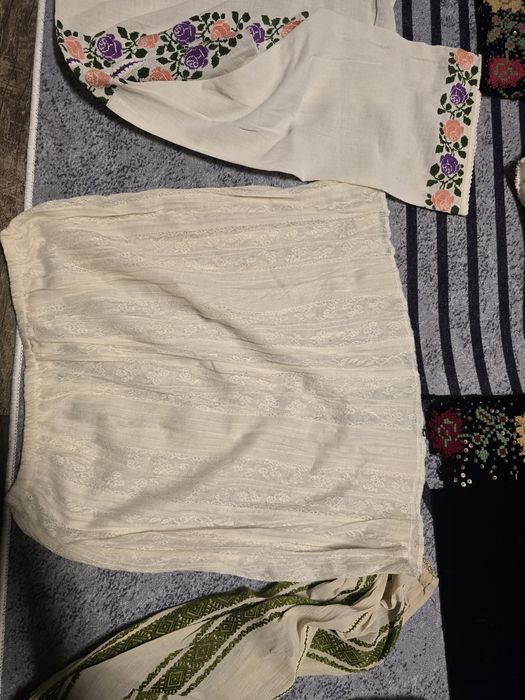 DOUA Seturi de costume populare , colectie din OLT