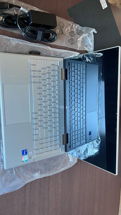 HP Pavilion x360 15" 2 в 1 - Чисто Нов/ Неизползван