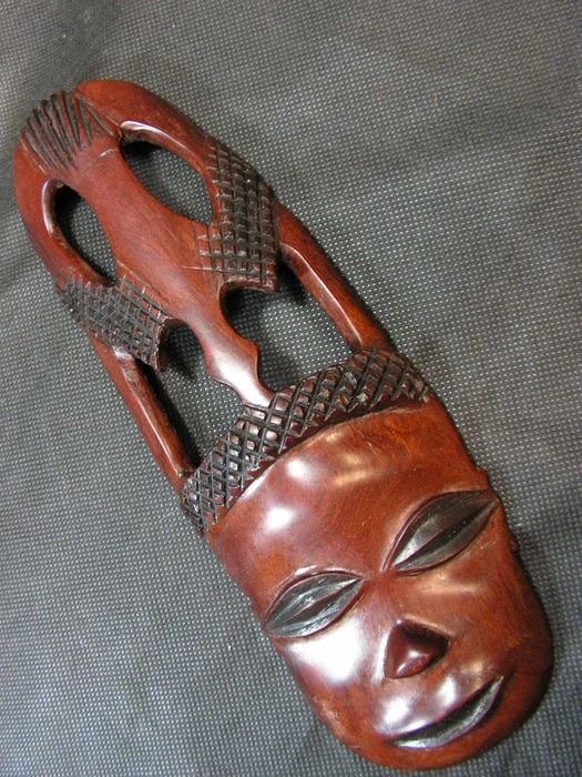 Дърворезба -  африканска женска глава с гривна от абанос за подарък