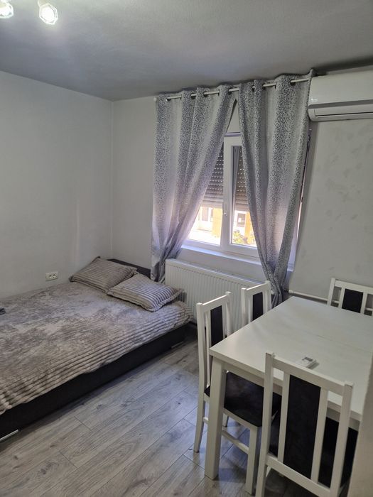Inchiriez garsoniera Confecții