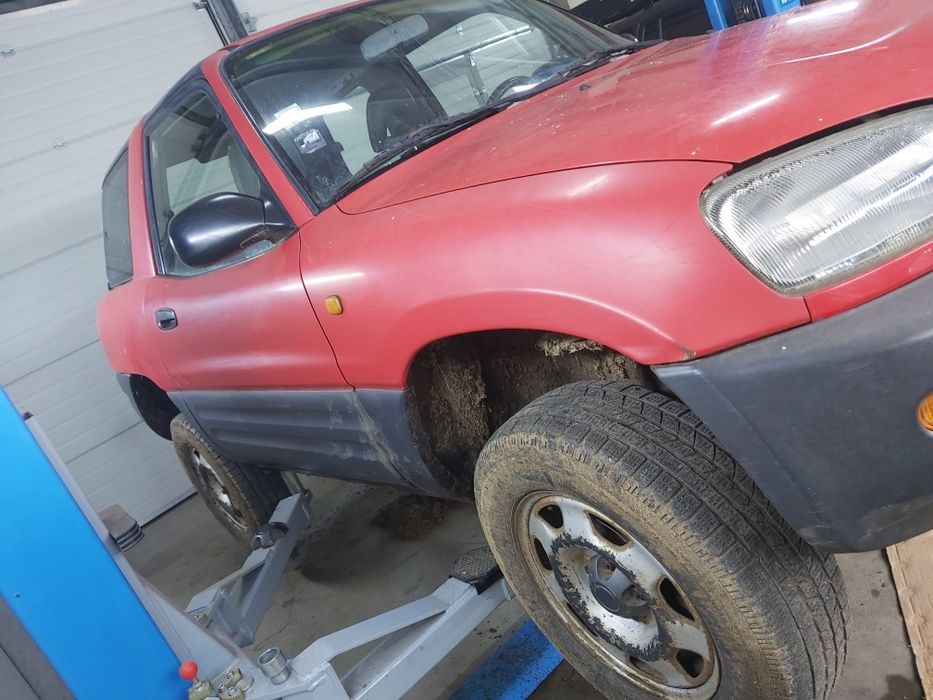 Тойота Рав 4 2.0 I 128 к.с 2000 година