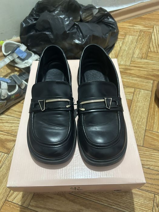 Туфли для девочки 35-36 размер кожа