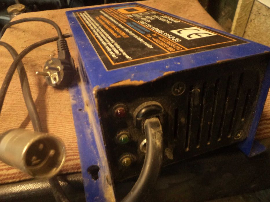 Зарядно устройство 48v-9А