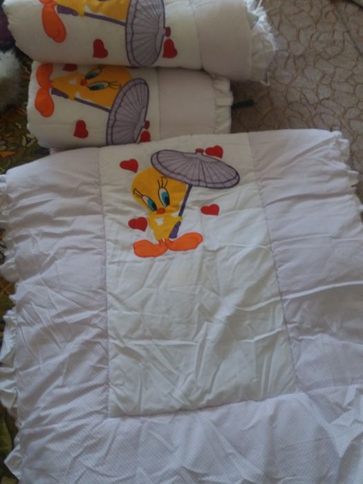 Бортики для манеж кроватьку .Уступлю