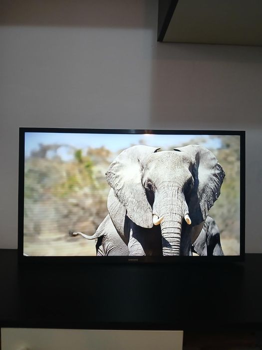 Smart TV SAMSUNG 81"