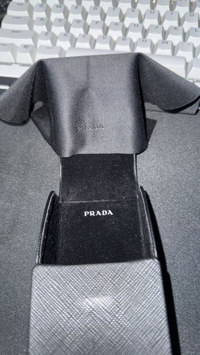 Слънчеви очила Prada
