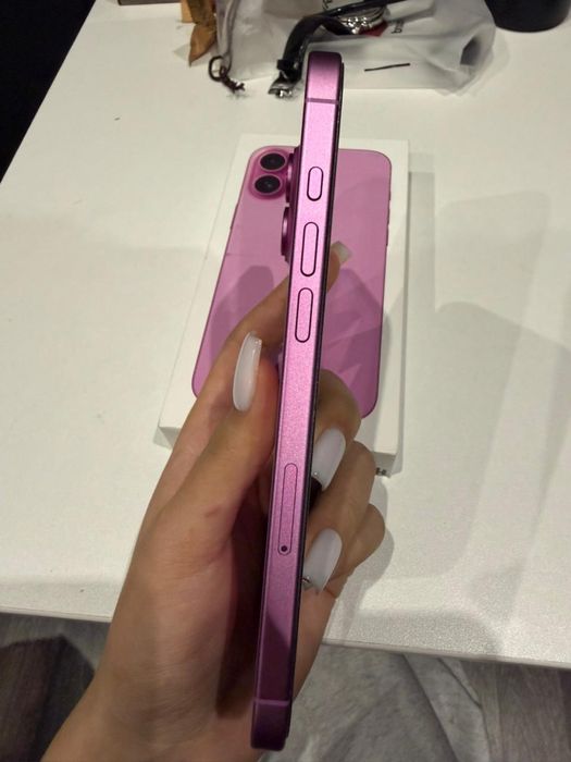 Iphone 16 plus розовый