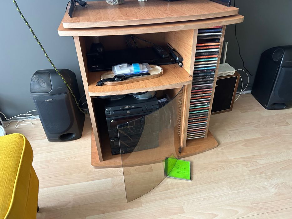 Шкаф за телевизор