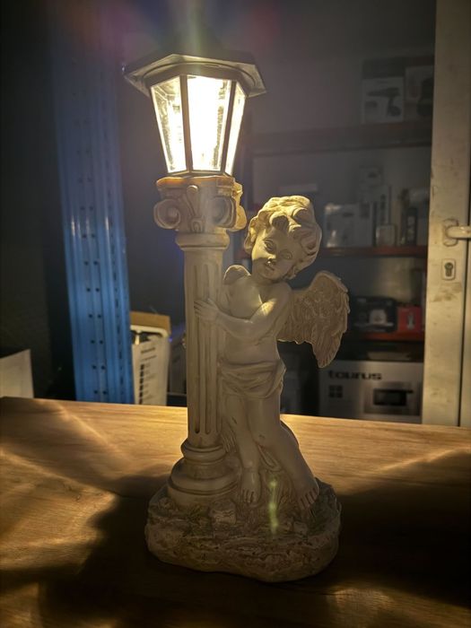 Соларна лампа ангел - елегантна декорация за всеки двор
Мощност: 2200