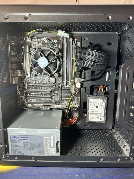 Sistem PC - Windows 10 Pro preinstalat