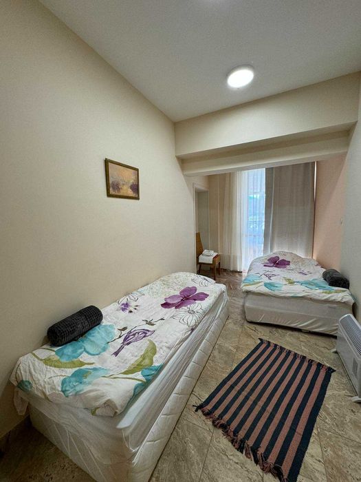 Дава се под наем Къща в с. Минерални бани, Област Хасково - 800 кв.м за 3060 € - Снимка #12