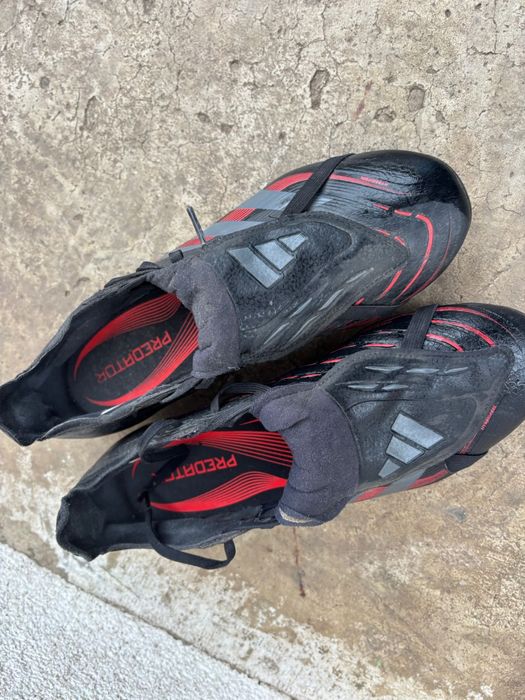 Vând ghete de fotbal Adidas Predator black mărimea 44,preț fix 250 ron