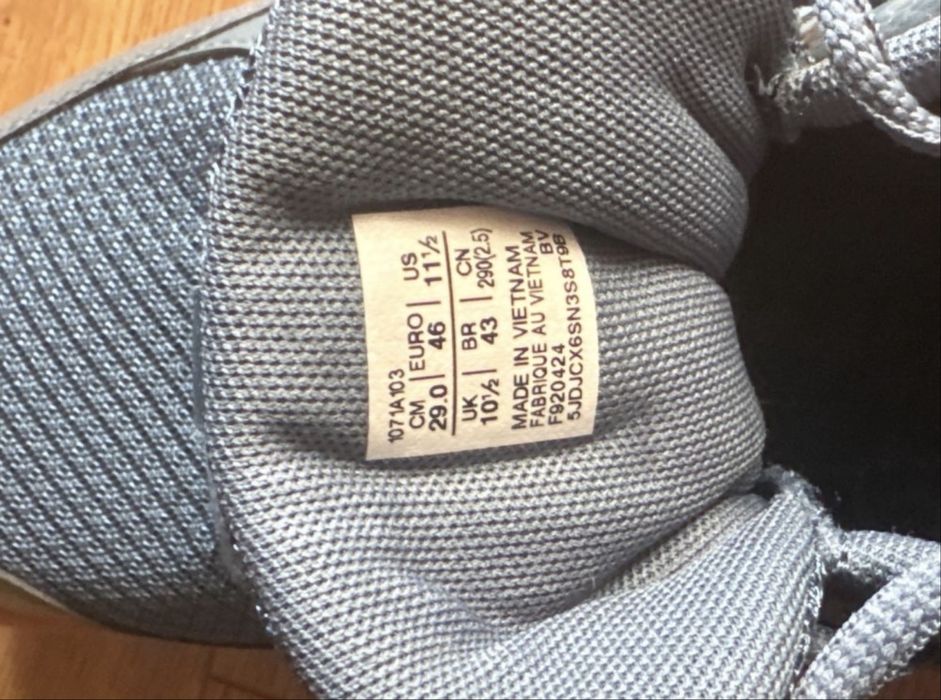 ASICS спортни обувки №46 чисто нови